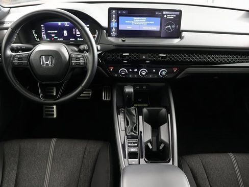 Used 2025 Honda Accord Sport image 2