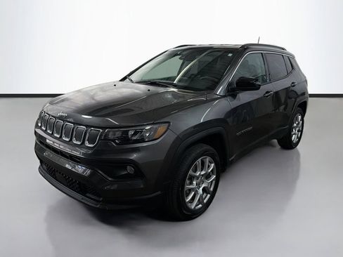 Used 2022 Jeep Compass Latitude AWD/4WD image 5