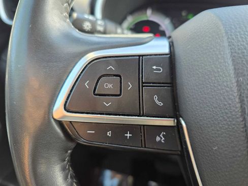 Used 2020 Toyota Highlander XLE image 34