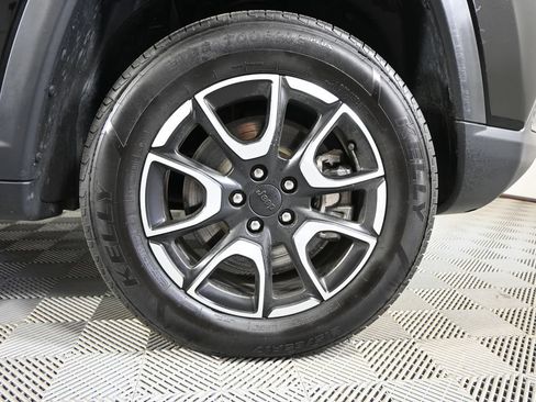 Used 2024 Jeep Compass Trailhawk AWD/4WD image 11