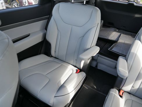 Used 2025 Hyundai Palisade SEL AWD/4WD image 12