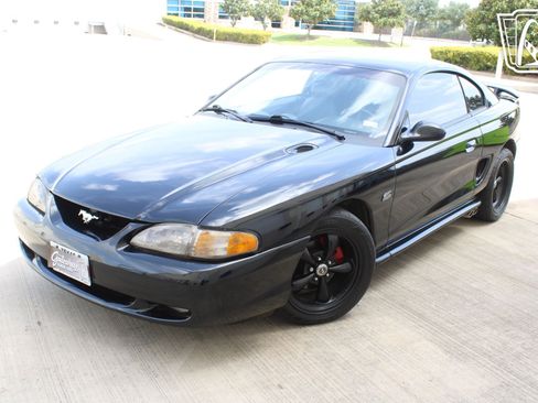 Used 1994 Ford Mustang GT RWD image 13