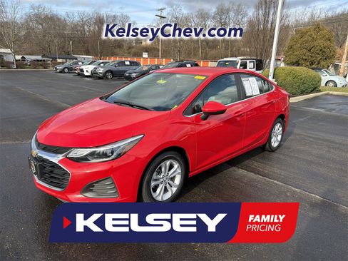 Used 2019 Chevrolet Cruze LT image 1