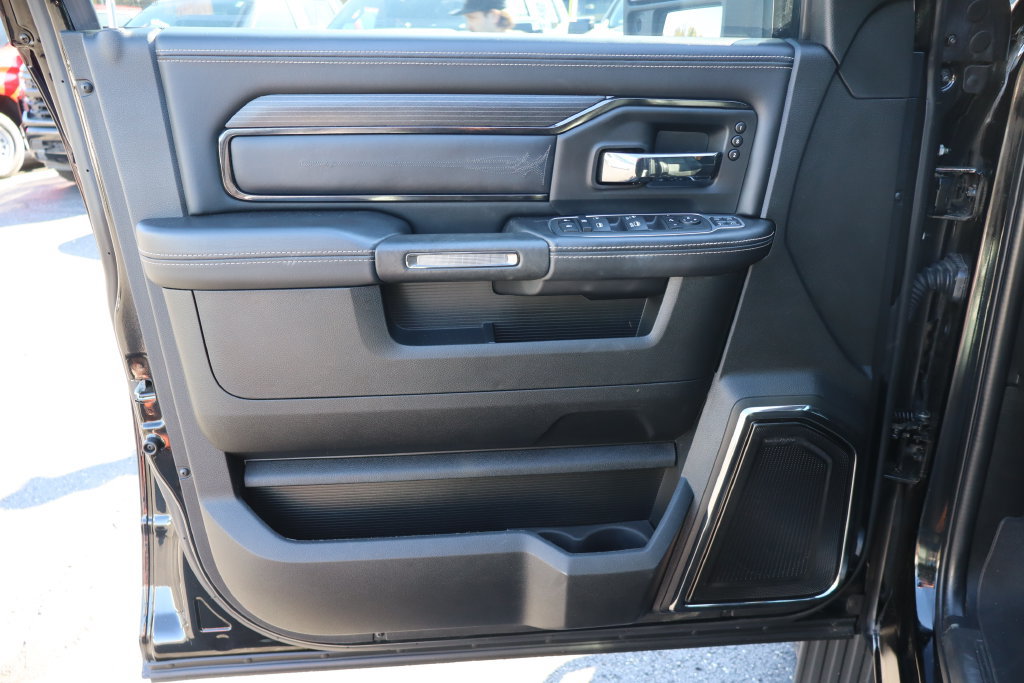 Used 2024 RAM 3500 Limited w/ Night Edition AWD/4WD image 4