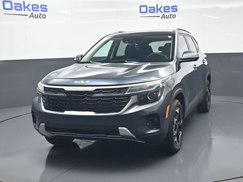 Certified 2025 Kia Seltos EX w/ EX Sunroof Package AWD/4WD image 4