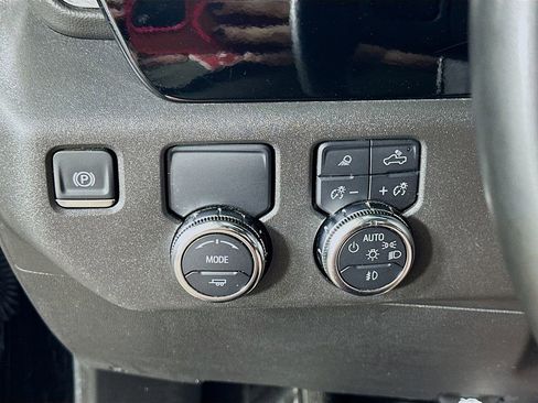 Used 2025 GMC Sierra 1500 SLT RWD image 22