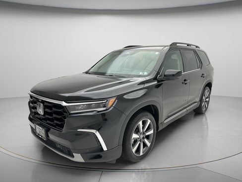 Used 2025 Honda Pilot Elite image 3
