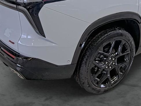 New 2026 Chevrolet Traverse RS w/ LPO, Floor Liner Package FWD image 13