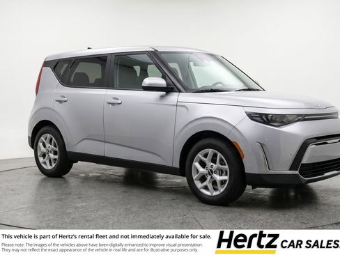 Used 2025 Kia Soul LX w/ LX Technology Package FWD image 1