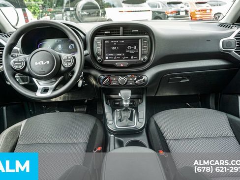 Used 2025 Kia Soul LX w/ LX Technology Package FWD image 26