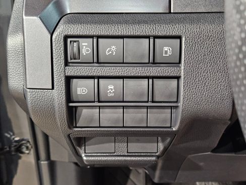 Used 2025 Toyota 4Runner SR5 AWD/4WD image 25