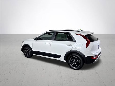 New 2026 Kia Niro EX FWD image 8