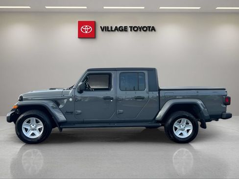 Used 2021 Jeep Gladiator Sport AWD/4WD image 2