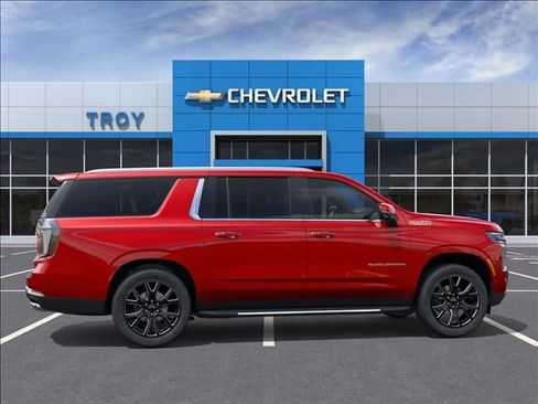 New 2026 Chevrolet Suburban High Country w/ Sun And Tow Package image 5