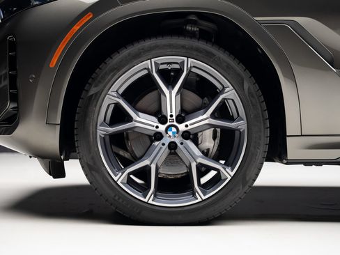 Used 2026 BMW X6 xDrive40i AWD/4WD image 19
