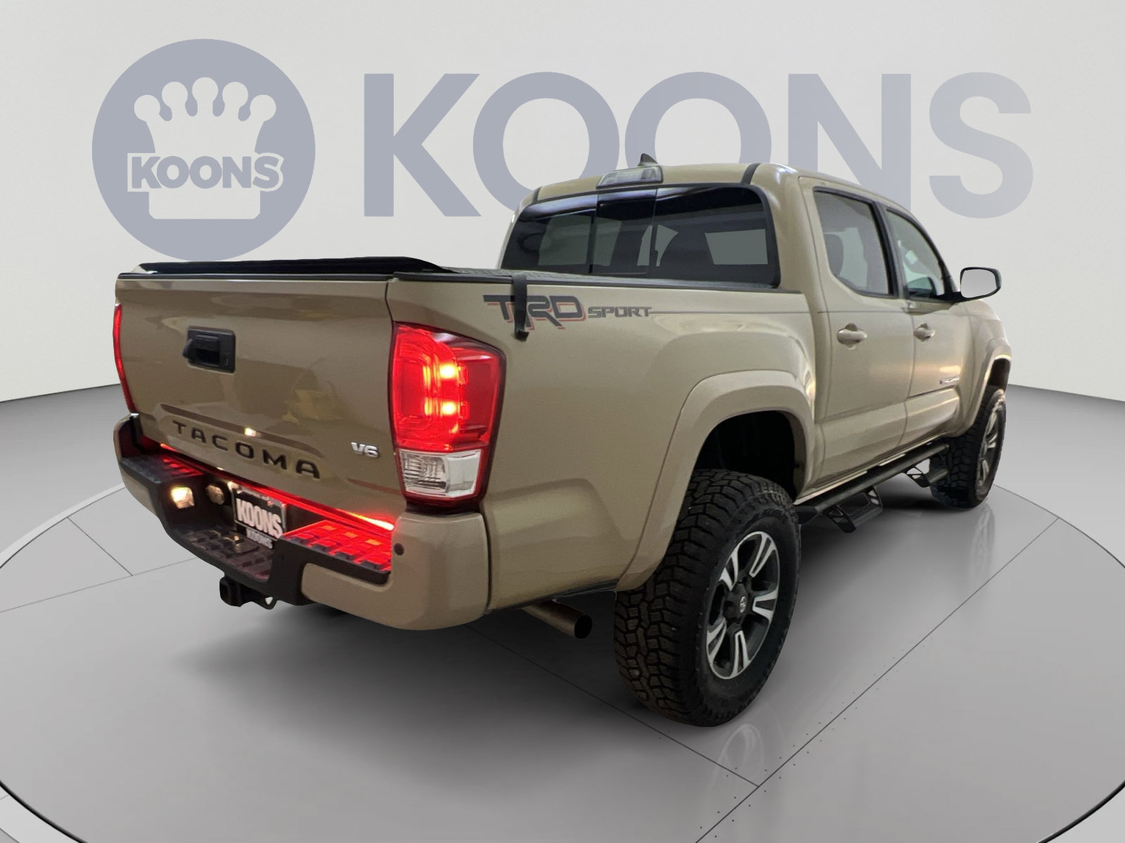 Used 2017 Toyota Tacoma TRD Sport w/ Premium & Technology Package RWD image 8