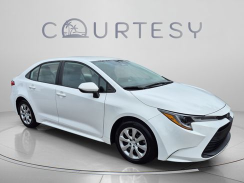 Used 2023 Toyota Corolla LE FWD image 7