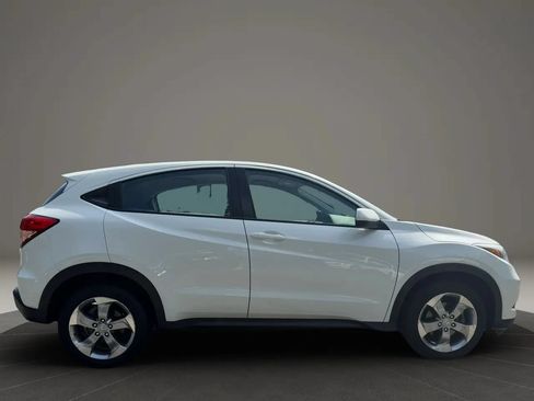 Used 2018 Honda HR-V LX image 4