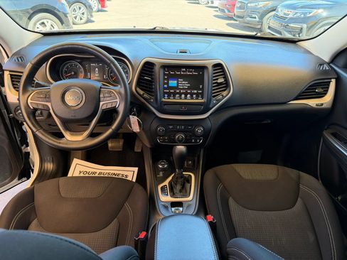 Used 2015 Jeep Cherokee Latitude w/ Cold Weather Group AWD/4WD image 13