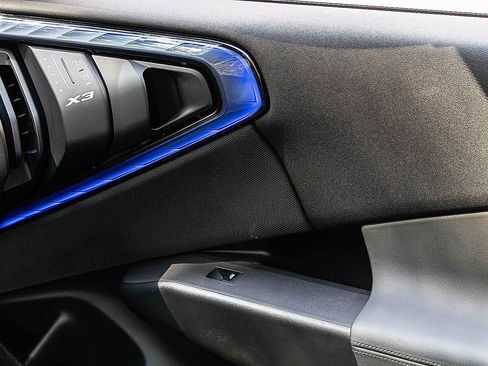 Used 2025 BMW X3 xDrive30i w/ Premium Package image 15