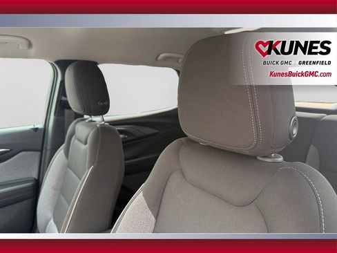 Used 2025 Chevrolet TrailBlazer LT AWD/4WD image 14