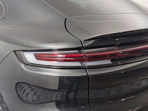 Certified 2025 Porsche Cayenne Coupe image 16