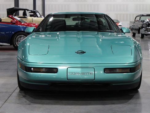 Used 1991 Chevrolet Corvette Coupe RWD image 36