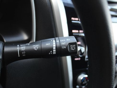 Used 2015 Nissan Murano S AWD/4WD image 28