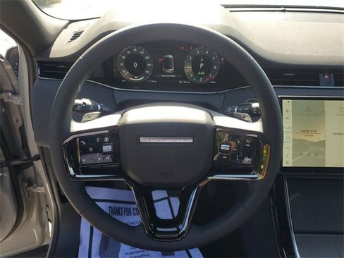 Used 2025 Land Rover Range Rover Evoque S image 22