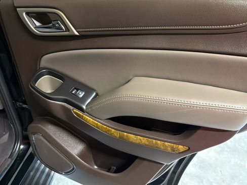 Used 2016 GMC Yukon Denali w/ Open Road Package image 28