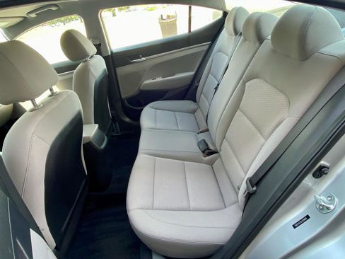 Used 2020 Hyundai Elantra SE FWD image 54