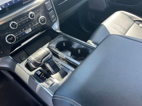 Used 2022 Ford F150 Lariat w/ Equipment Group 502A High image 27