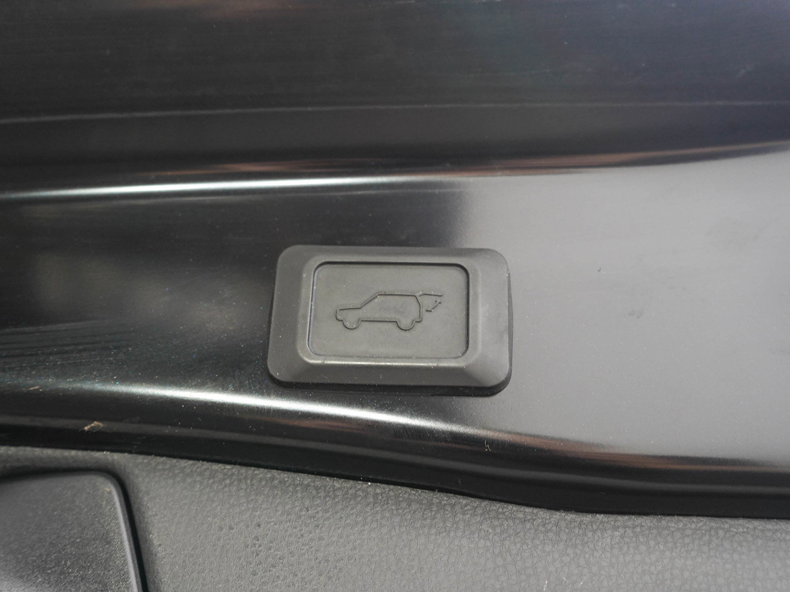 Used 2023 Toyota RAV4 XLE Premium AWD/4WD image 11