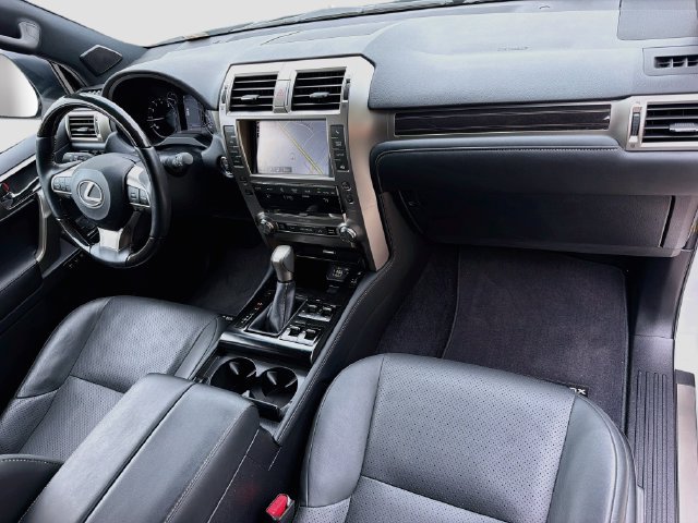 Used 2021 Lexus GX 460 Luxury w/ Accessory Package AWD/4WD image 14