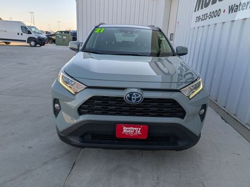 Used 2021 Toyota RAV4 XLE w/ XLE Grade Weather Package image 38