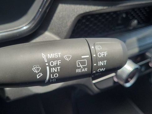 Used 2025 Honda CR-V LX image 17