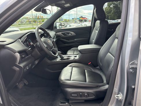 Certified 2023 Chevrolet Traverse LT w/ LPO, Floor Liner Package AWD/4WD image 9
