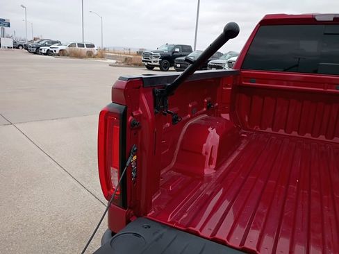 Used 2023 GMC Sierra 1500 SLT w/ SLT Premium Package image 7