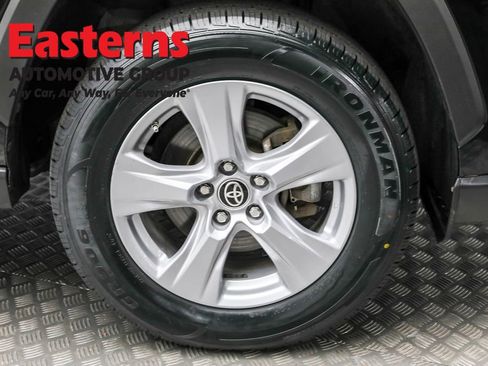 Used 2022 Toyota RAV4 LE image 28