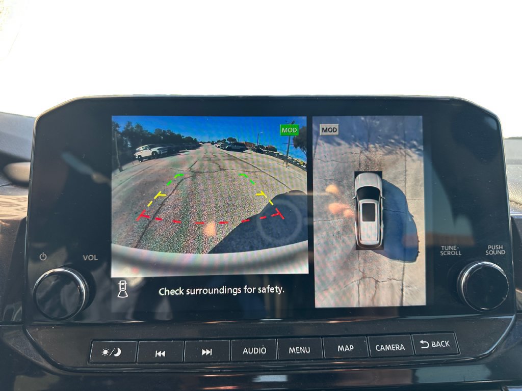 Used 2022 Nissan Pathfinder Platinum w/ Cargo Package FWD image 16