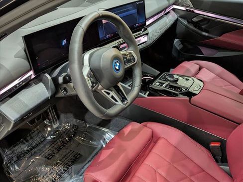 Used 2026 BMW 550e xDrive image 10