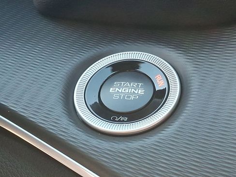 New 2025 Jeep Grand Cherokee L Altitude image 18