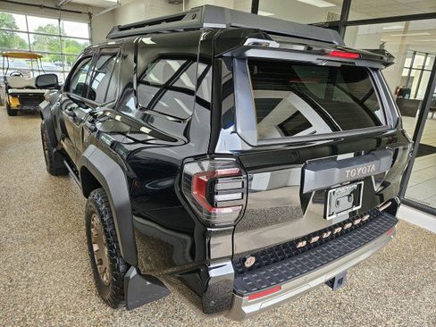 Used 2025 Toyota 4Runner Trailhunter AWD/4WD image 4