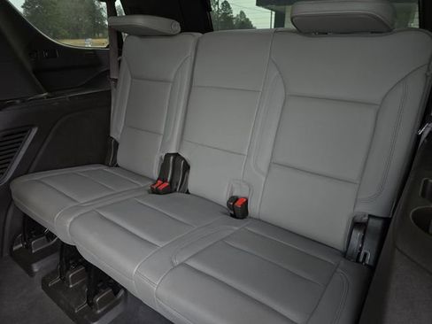 Used 2021 GMC Yukon SLT w/ SLT Premium Package image 32