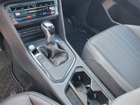 Used 2023 Volkswagen Tiguan SE R-Line image 28
