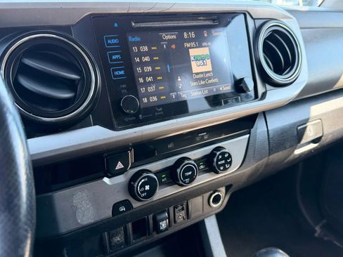 Used 2019 Toyota Tacoma SR5 RWD image 18