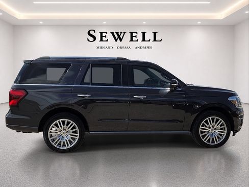Used 2023 Ford Expedition Limited AWD/4WD image 5
