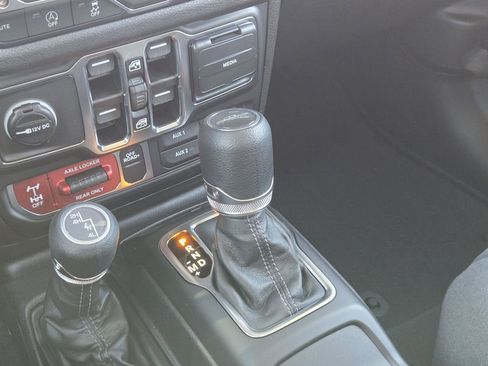 New 2026 Jeep Gladiator Sport S image 14