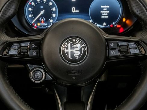 Used 2025 Alfa Romeo Tonale AWD/4WD image 14