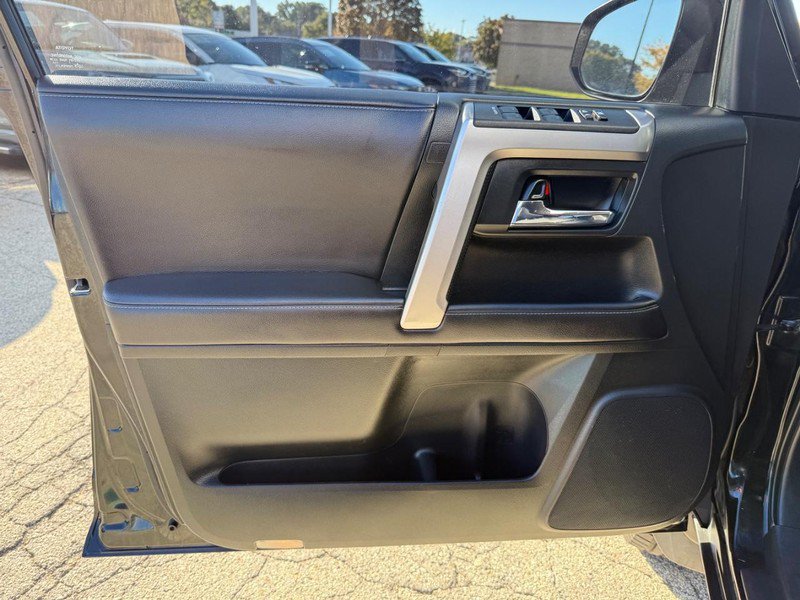 Used 2018 Toyota 4Runner SR5 Premium AWD/4WD image 19